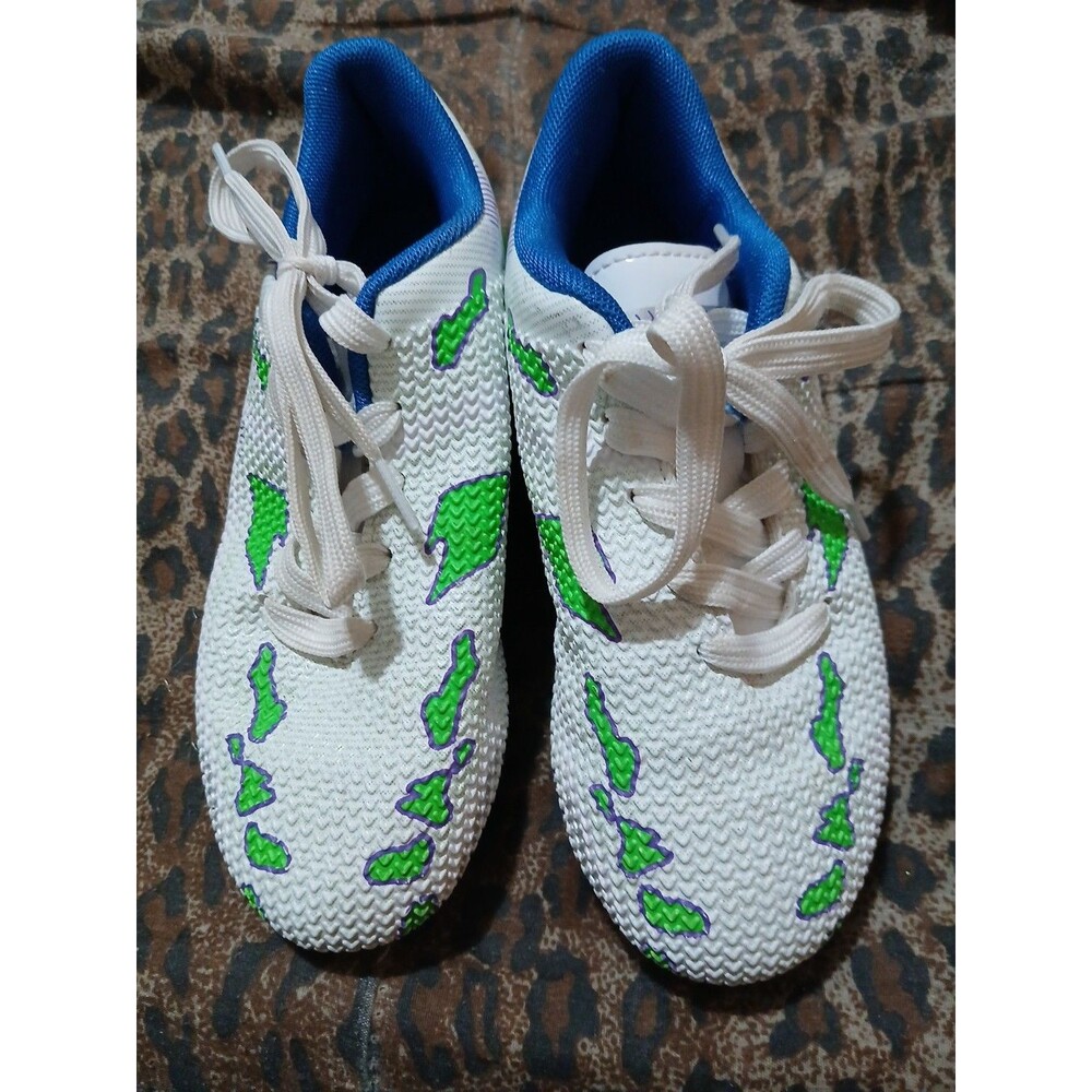 ⚽️Good Condition Size 3  White/ Green Outdoor Soccer Cleats